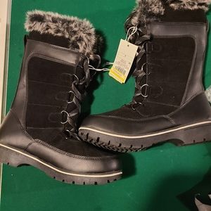 Universal Thread  boots